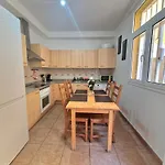 Spacious Independent Next The Airport - Sea Apartament San Isidro (Tenerife)