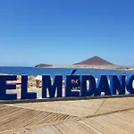 Spacious Independent Next The Airport - Sea Apartament San Isidro (Tenerife)