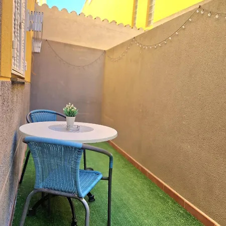 Spacious Independent Next The Airport - Sea *