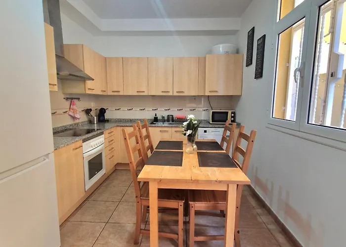 Spacious Independent Next The Airport - Sea شقة سان إيسيذرو