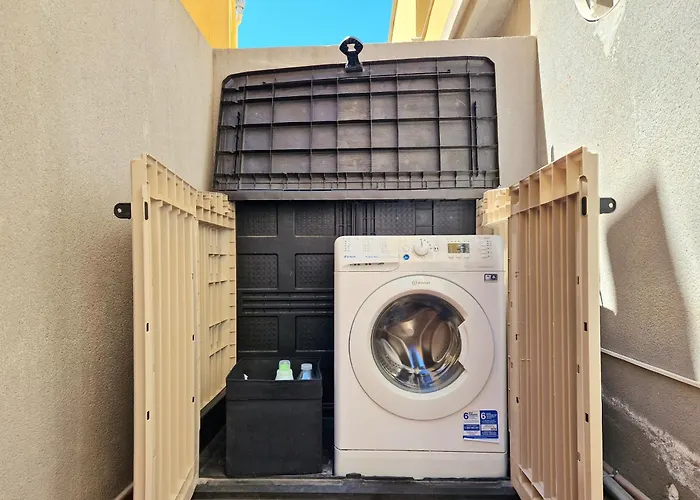 شقة Spacious Independent Next The Airport - Sea سان إيسيذرو