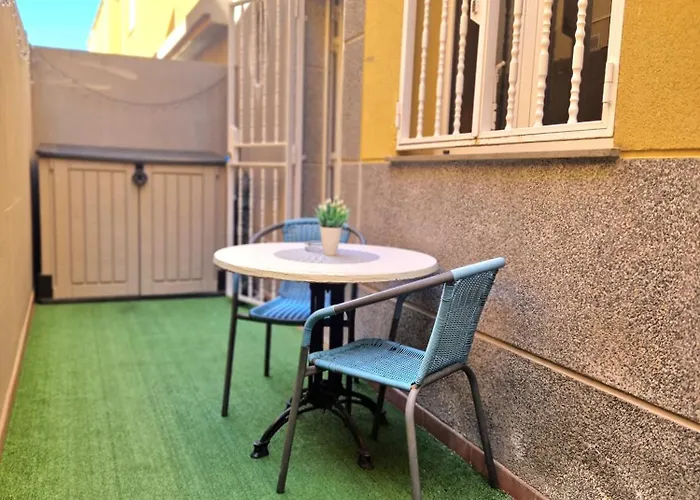 Spacious Independent Next The Airport - Sea شقة سان إيسيذرو