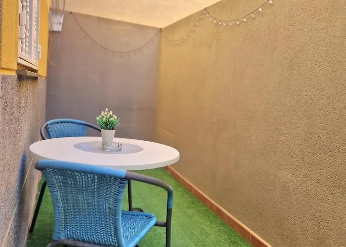 Spacious Independent Next The Airport - Sea *