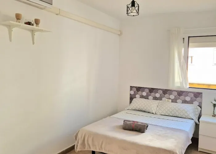 شقة Spacious Independent Next The Airport - Sea *