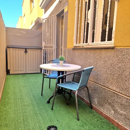 Spacious Independent Next The Airport - Sea Apartament San Isidro (Tenerife)