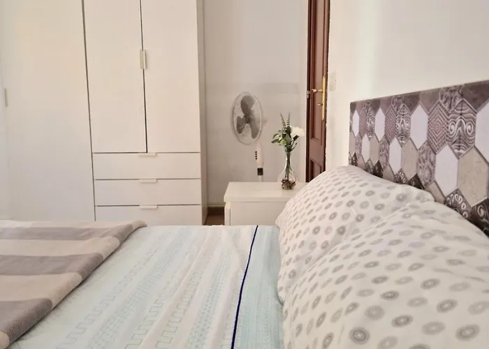 Spacious Independent Next The Airport - Sea *