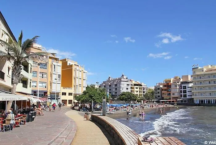 Spacious Independent Next The Airport - Sea