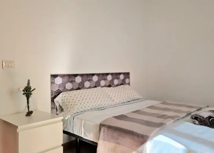 Spacious Independent Next The Airport - Sea *