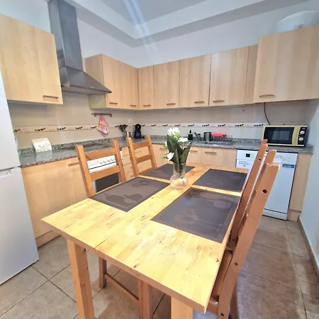 Spacious Independent Next The Airport - Sea Διαμέρισμα *